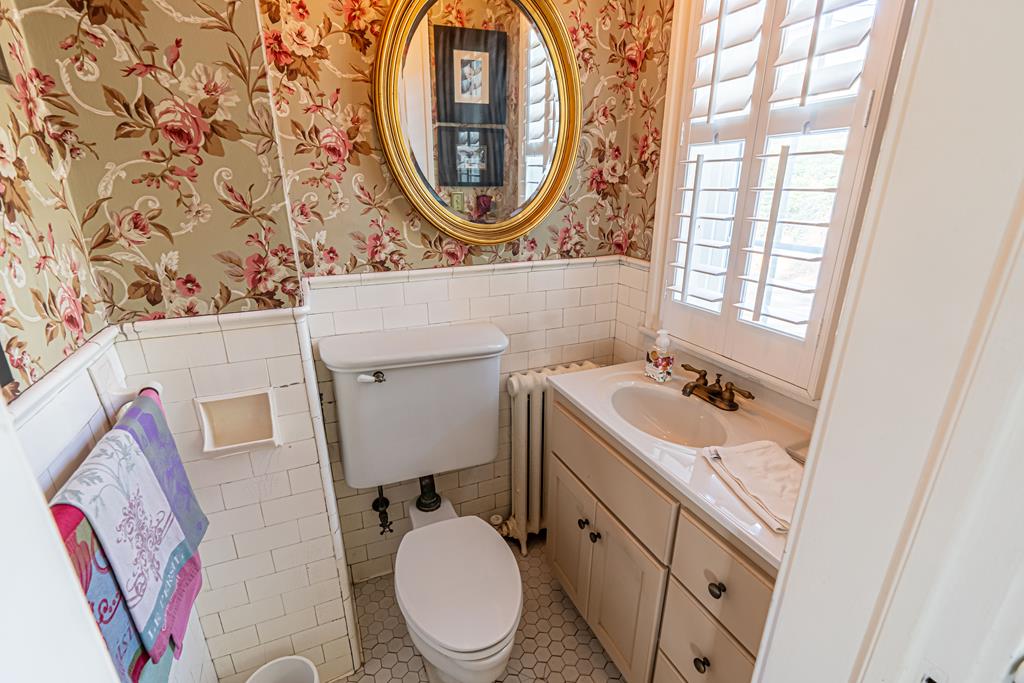 531 Lawrence Avenue Property Photo 34