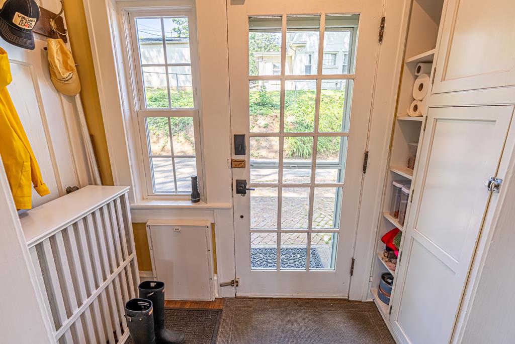 531 Lawrence Avenue Property Photo 35