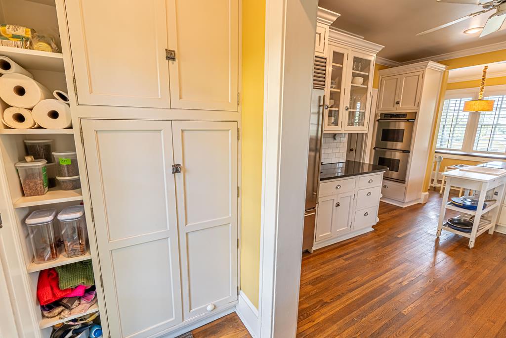 531 Lawrence Avenue Property Photo 37