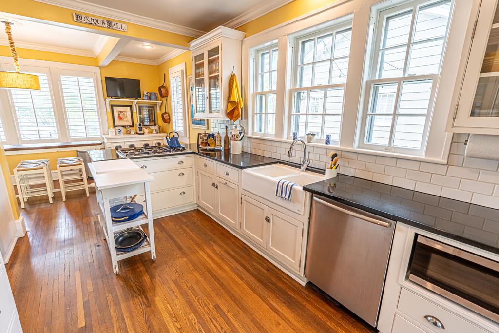 531 Lawrence Avenue Property Photo 39