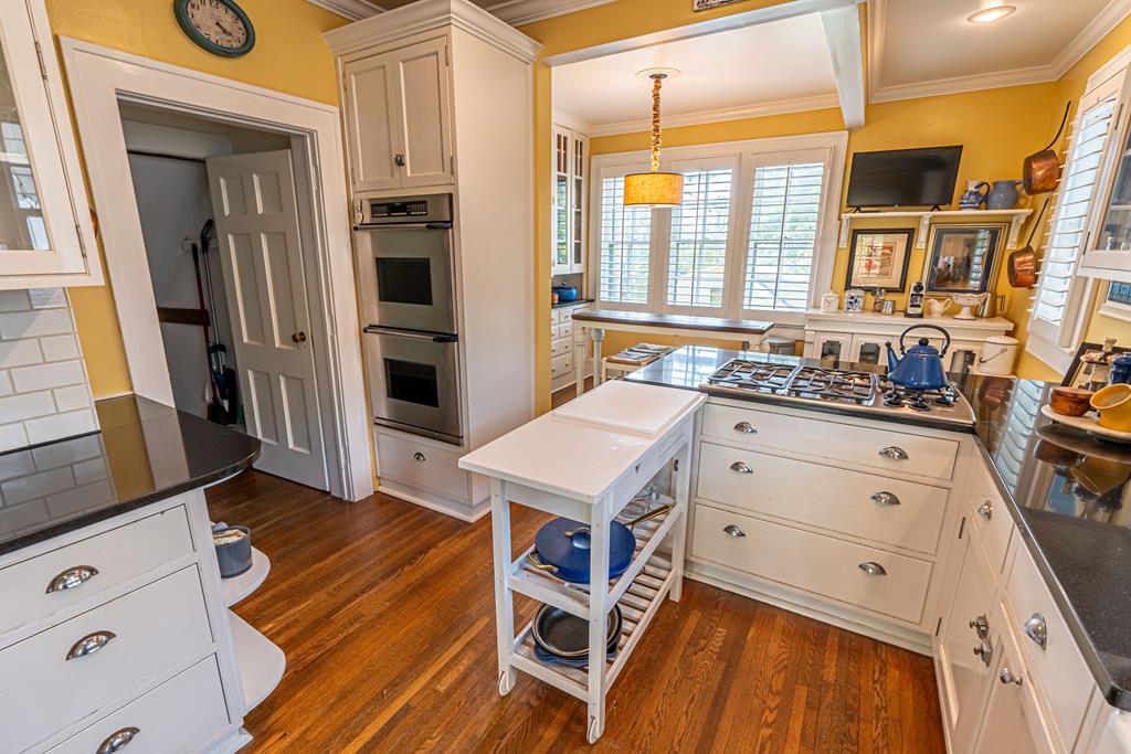 531 Lawrence Avenue Property Photo 42