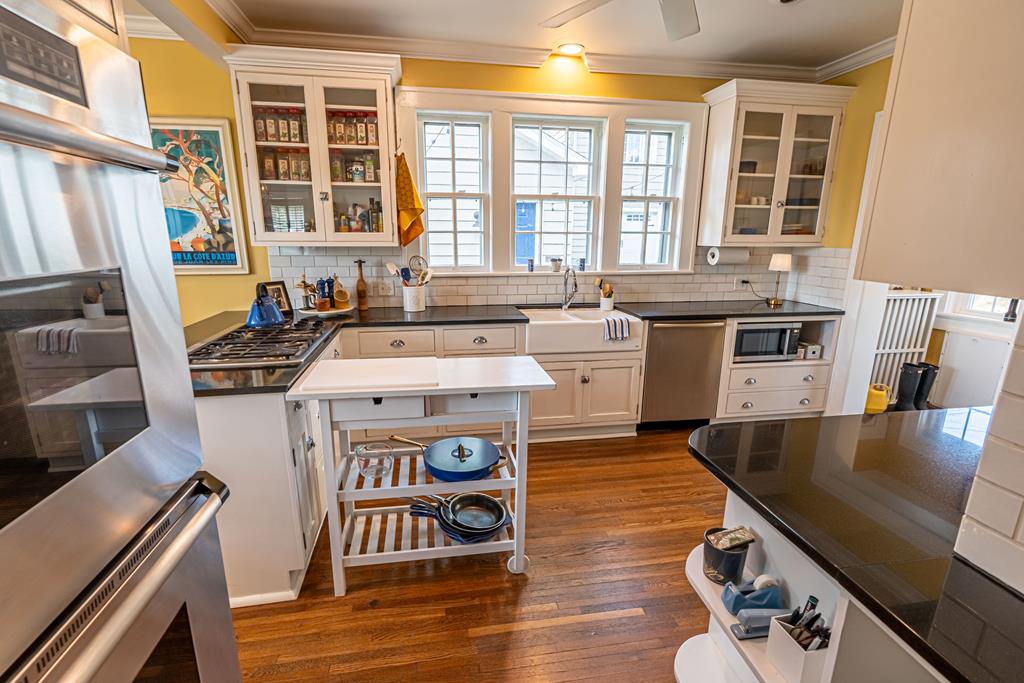 531 Lawrence Avenue Property Photo 43