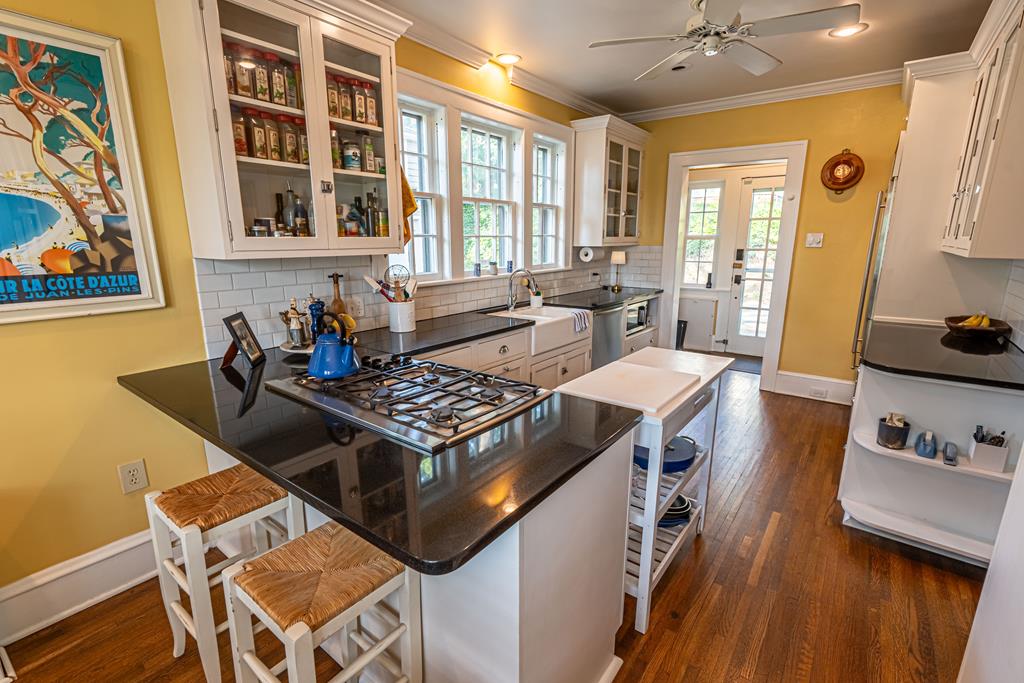 531 Lawrence Avenue Property Photo 44