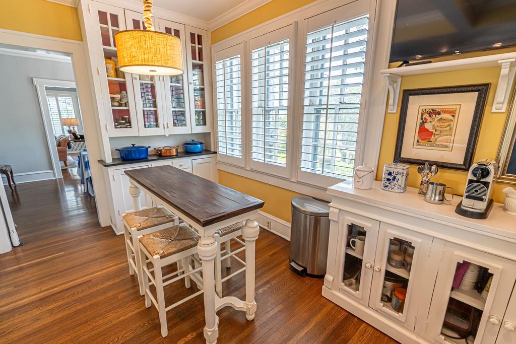 531 Lawrence Avenue Property Photo 48