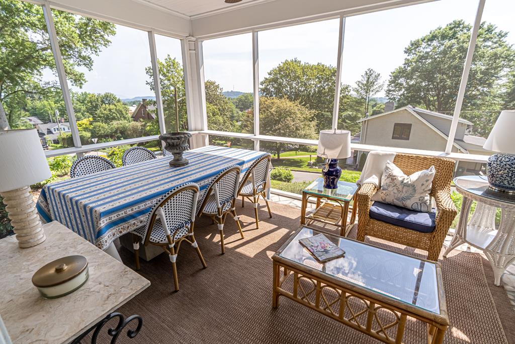 531 Lawrence Avenue Property Photo 53