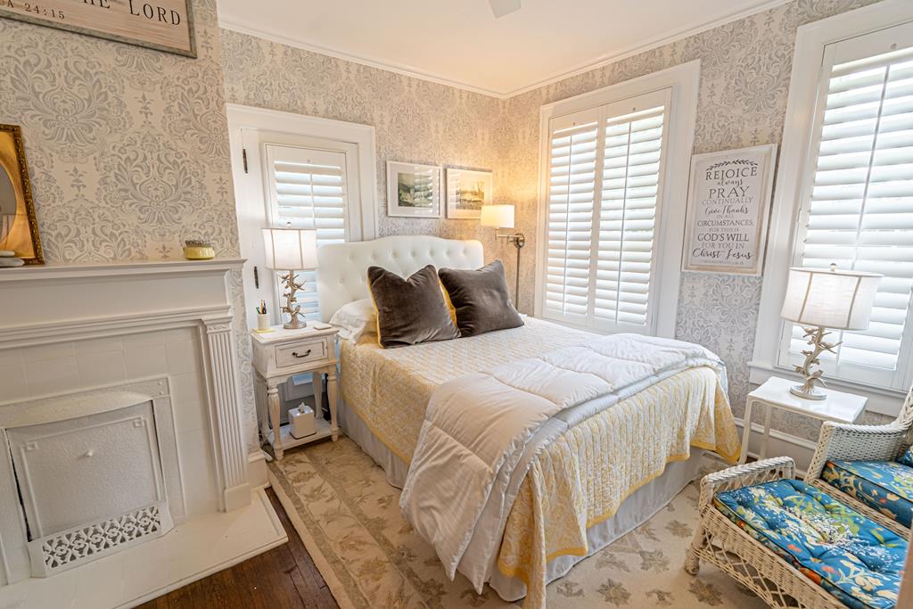 531 Lawrence Avenue Property Photo 70