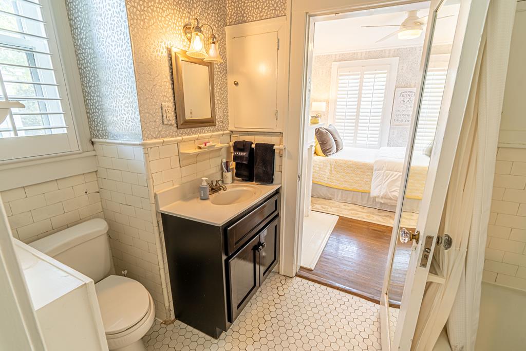 531 Lawrence Avenue Property Photo 73