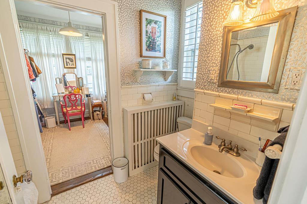 531 Lawrence Avenue Property Photo 74