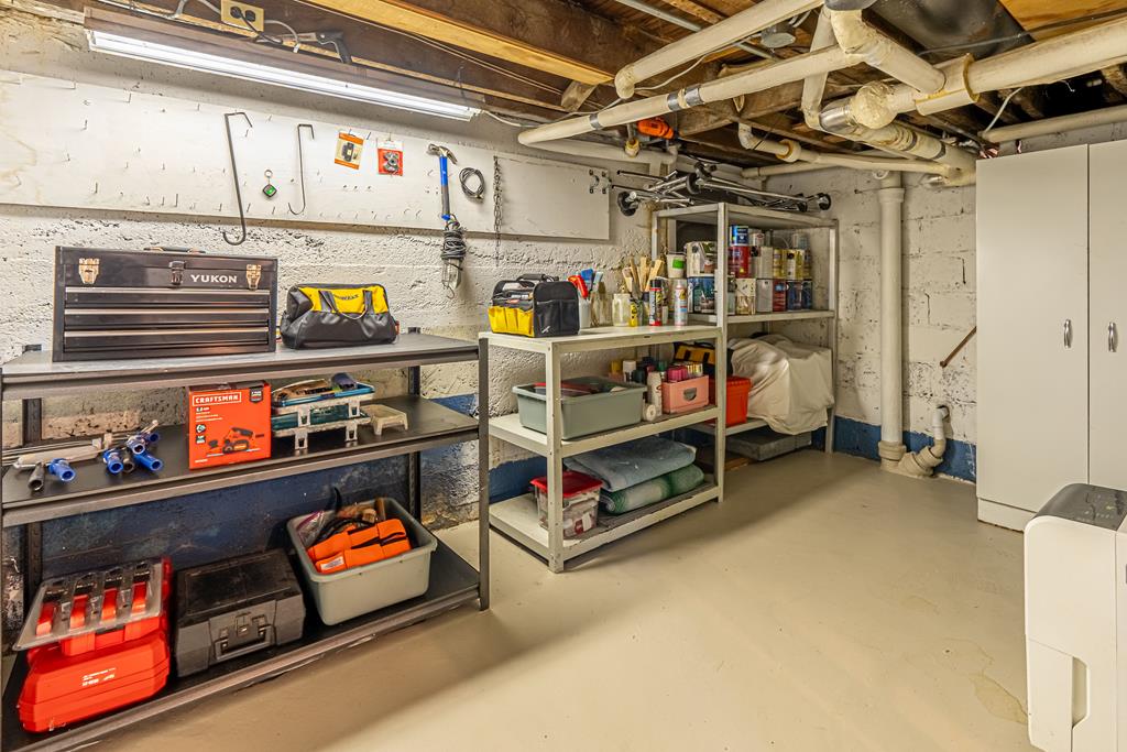 531 Lawrence Avenue Property Photo 84