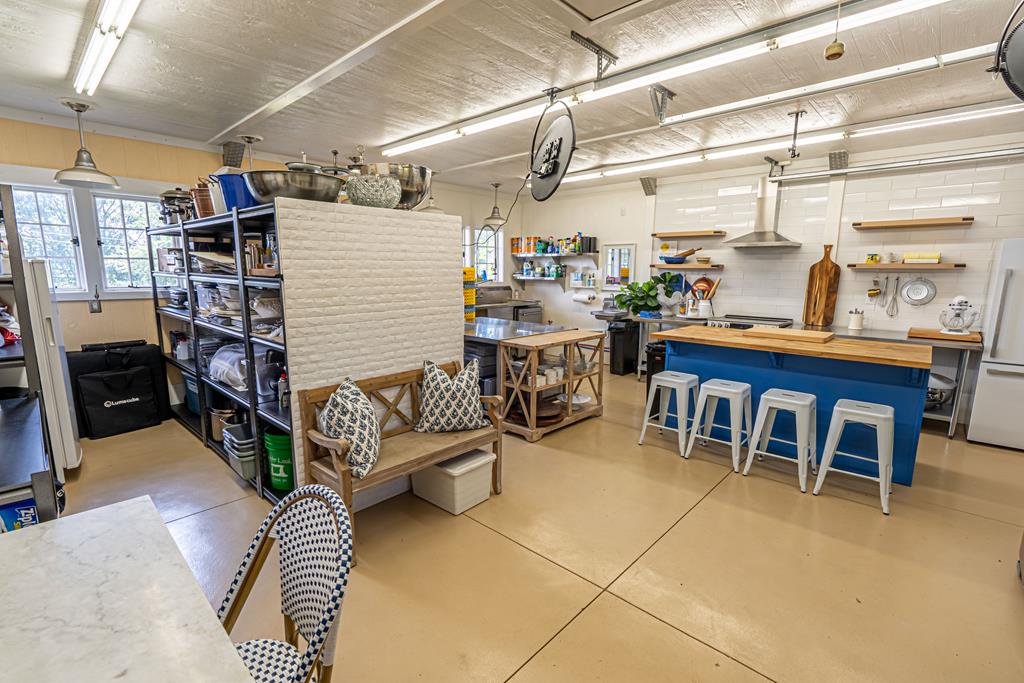 531 Lawrence Avenue Property Photo 86