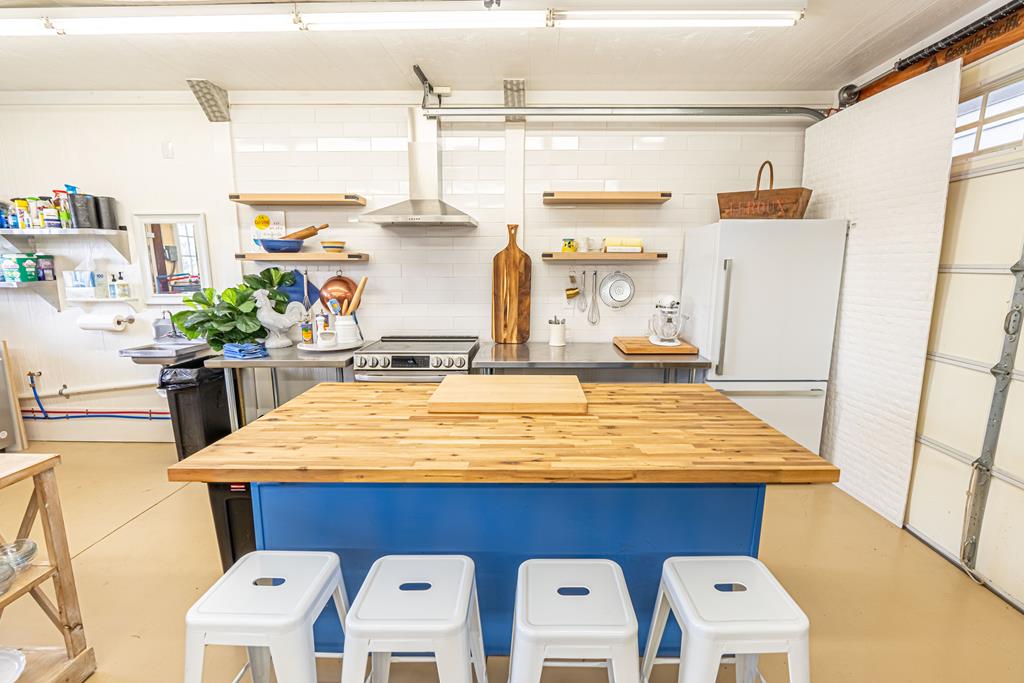 531 Lawrence Avenue Property Photo 87