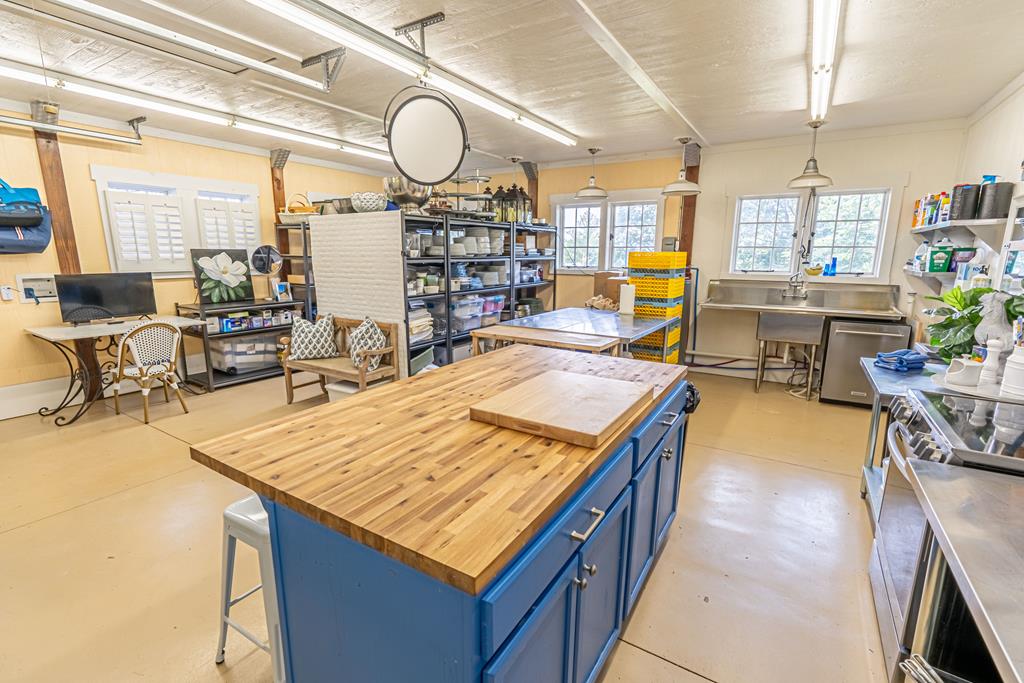 531 Lawrence Avenue Property Photo 89