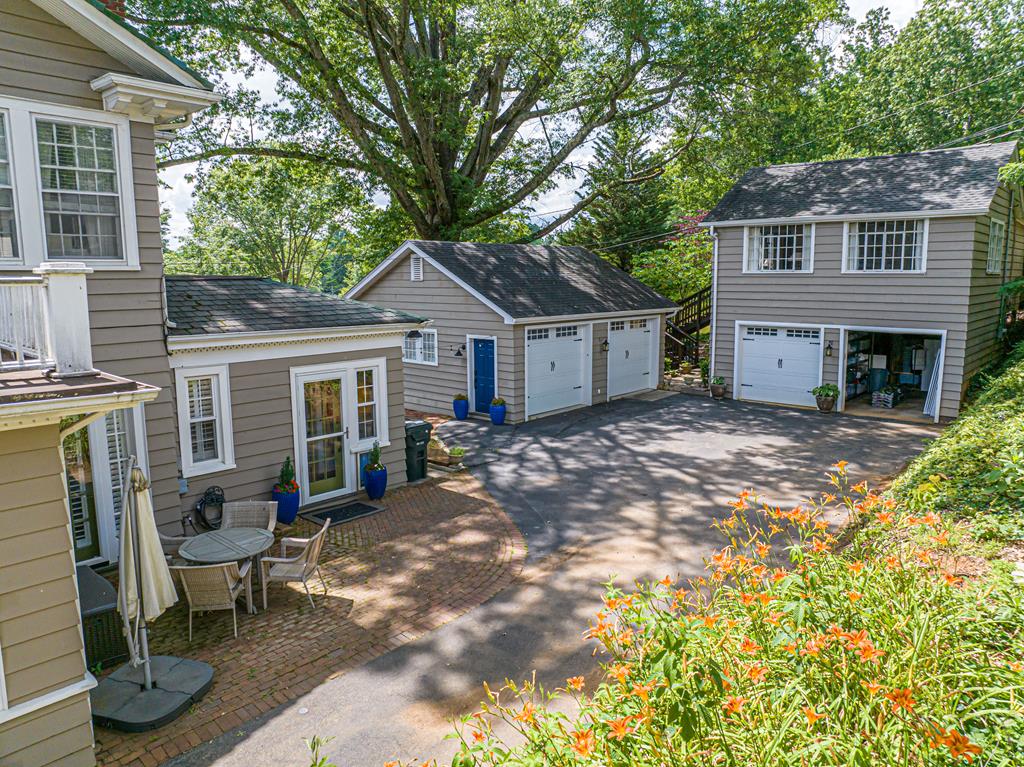 531 Lawrence Avenue Property Photo 90