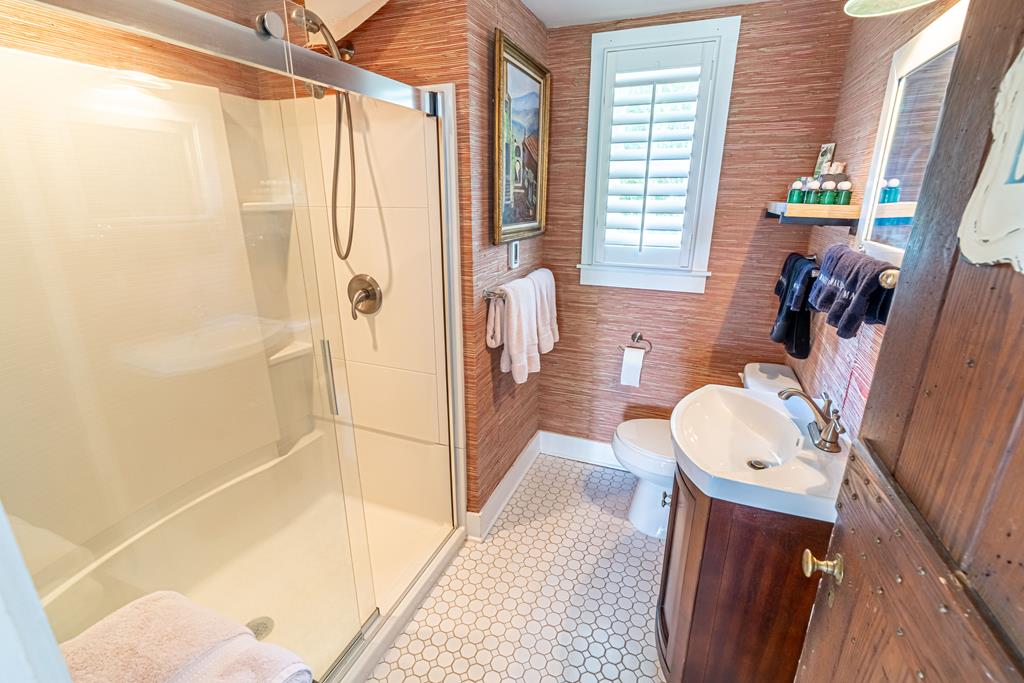 531 Lawrence Avenue Property Photo 97