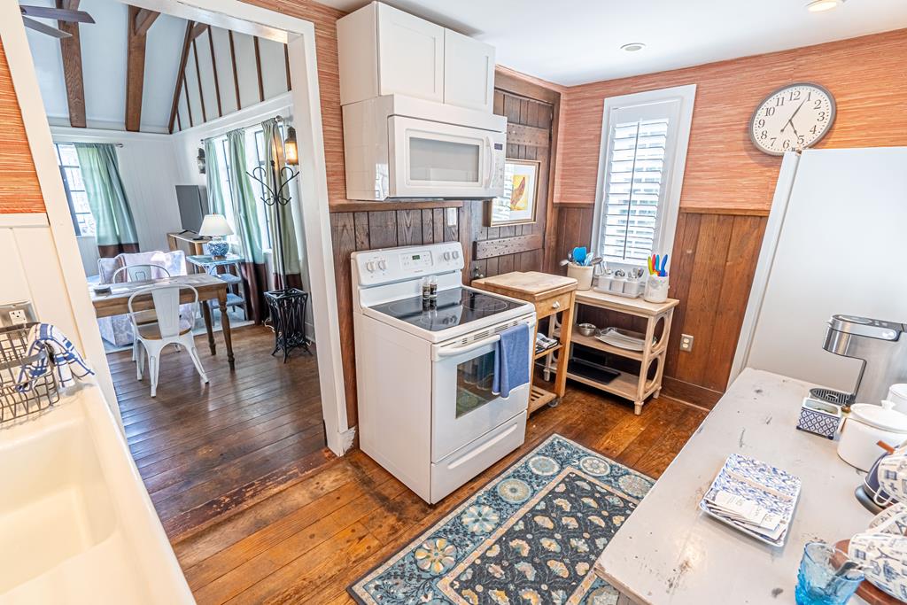 531 Lawrence Avenue Property Photo 98