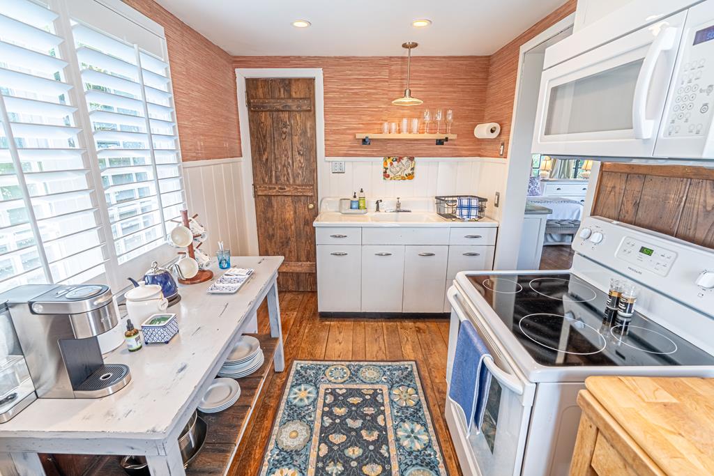 531 Lawrence Avenue Property Photo 99