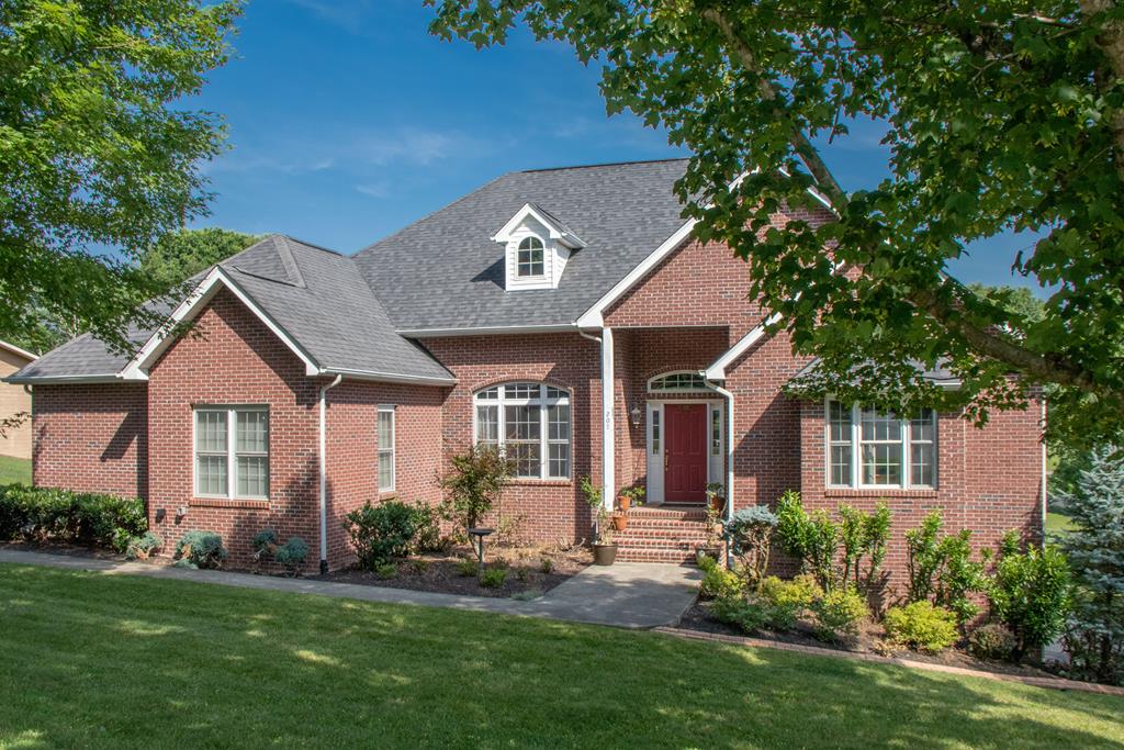 207 Roscommon Drive Property Photo
