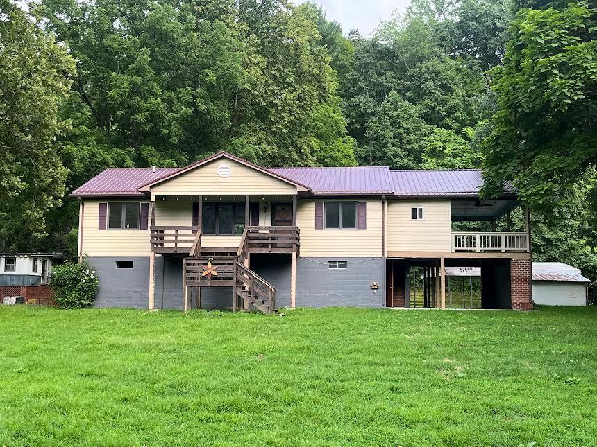1769 Julia Simpkins Road