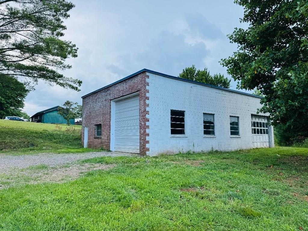1763 Danville Pike Property Photo 1