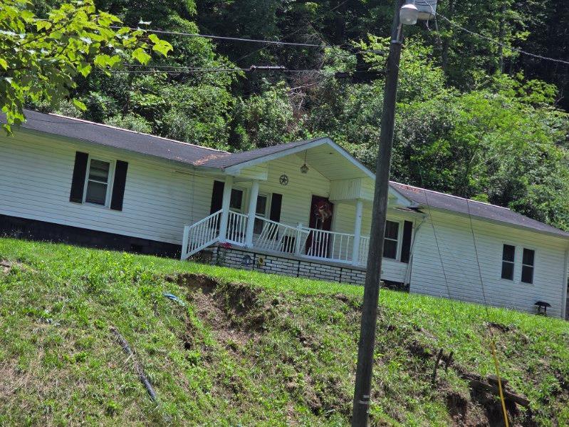 1149 Woodcrest Rd