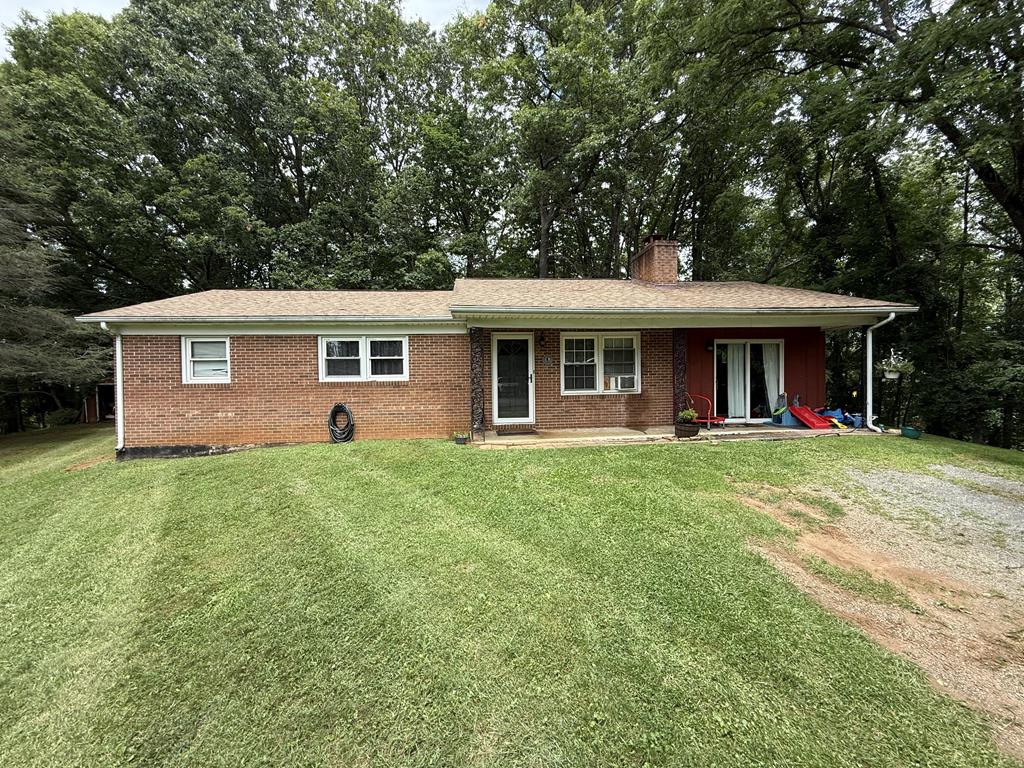 211 Stanley Dr Property Photo 1