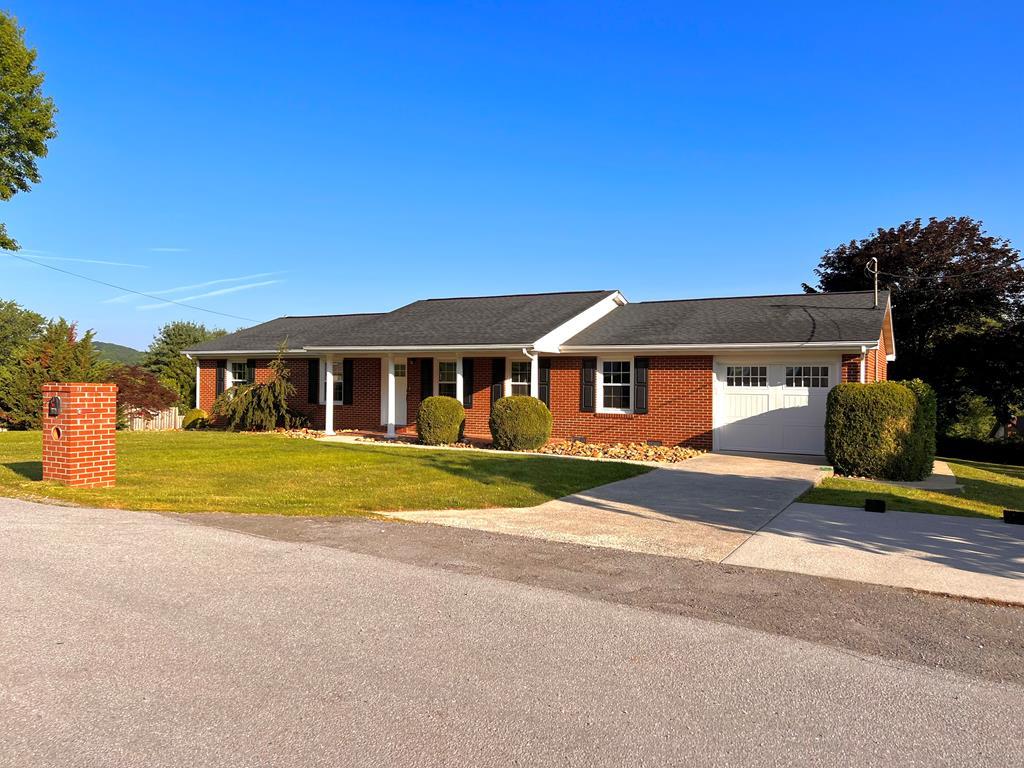 291 Mapleleaf Drive Property Photo 1
