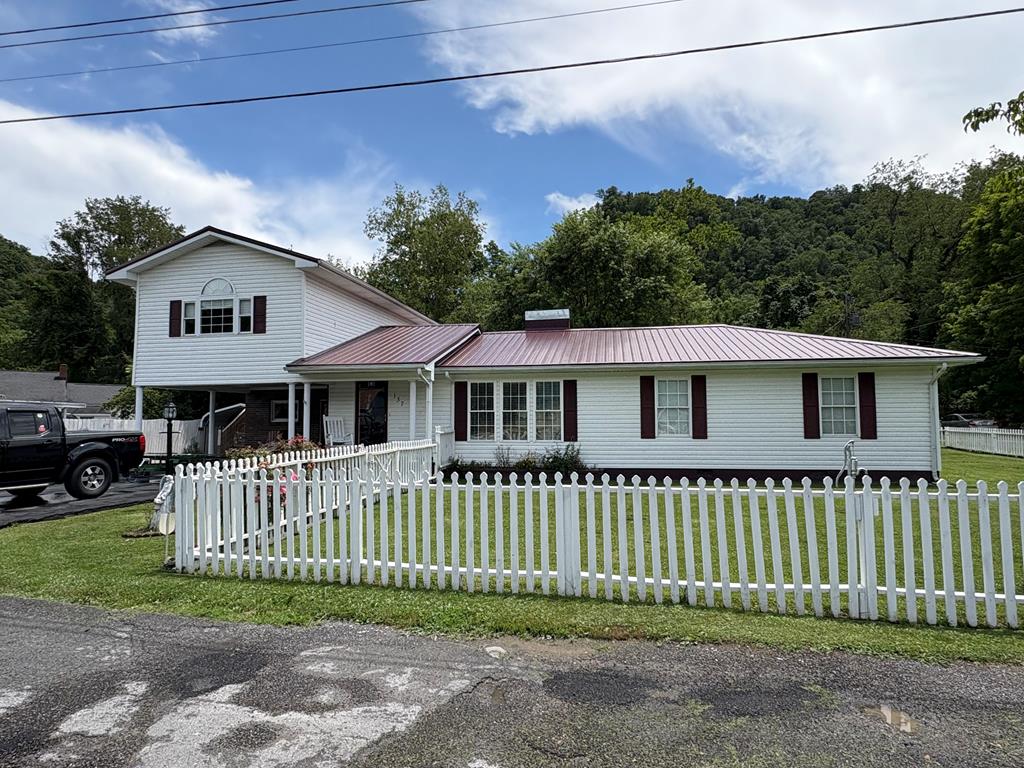 137 Clinch Street Property Photo 1