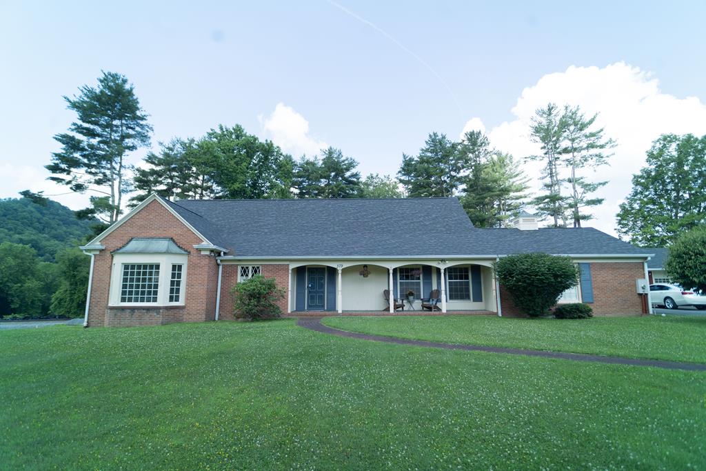 379 Edgewater Drive Property Photo 1