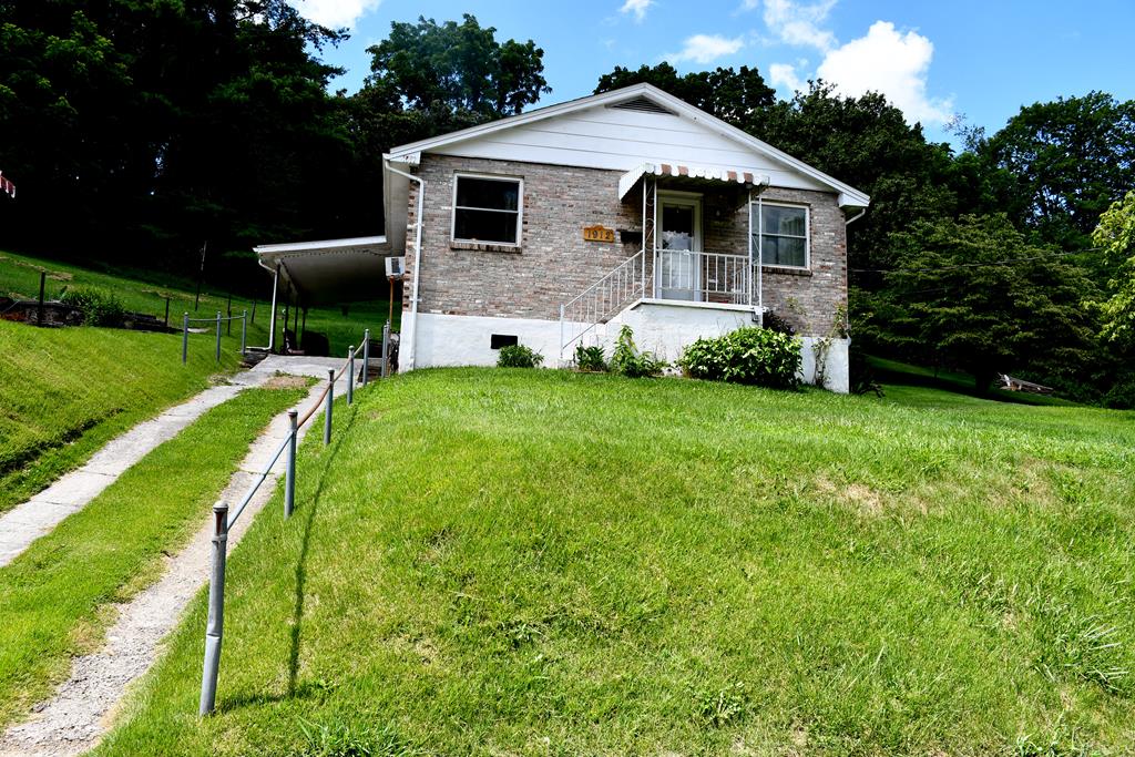 1912 Virginia Ave Property Photo 1
