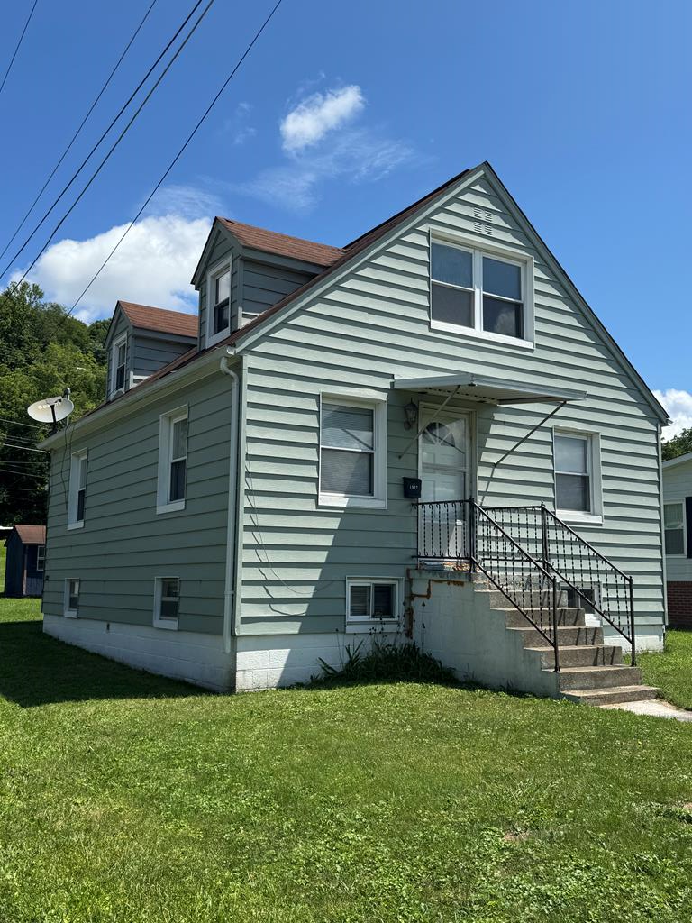 1927 5th Street Property Photo 1