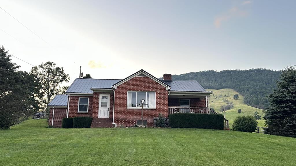1833 Upper Valley Road Property Photo