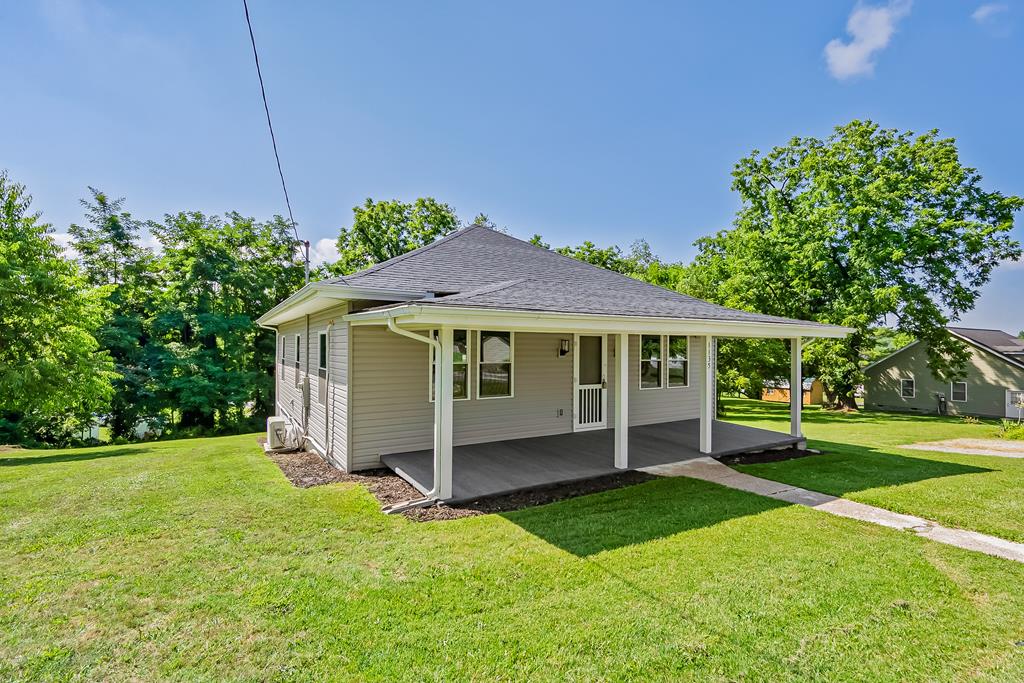 1135 W Spiller Property Photo