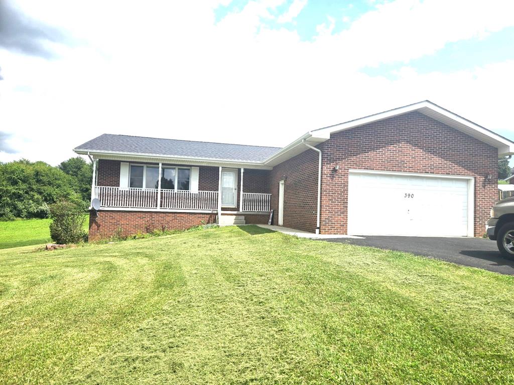 390 Asbury Lane Property Photo