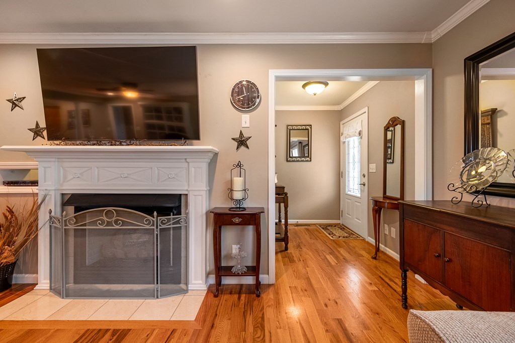 409 Whispering Pines Rd Property Photo 8