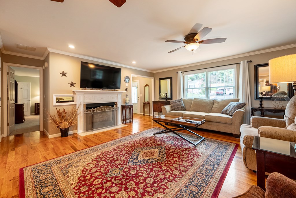 409 Whispering Pines Rd Property Photo 11