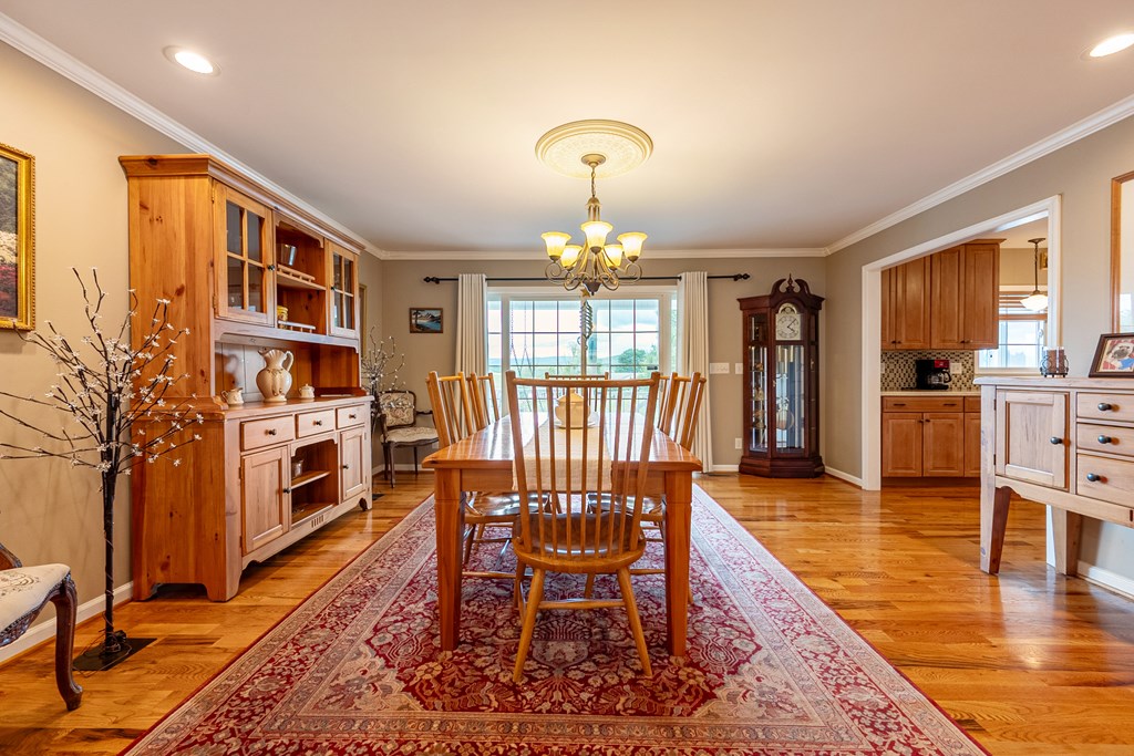 409 Whispering Pines Rd Property Photo 15