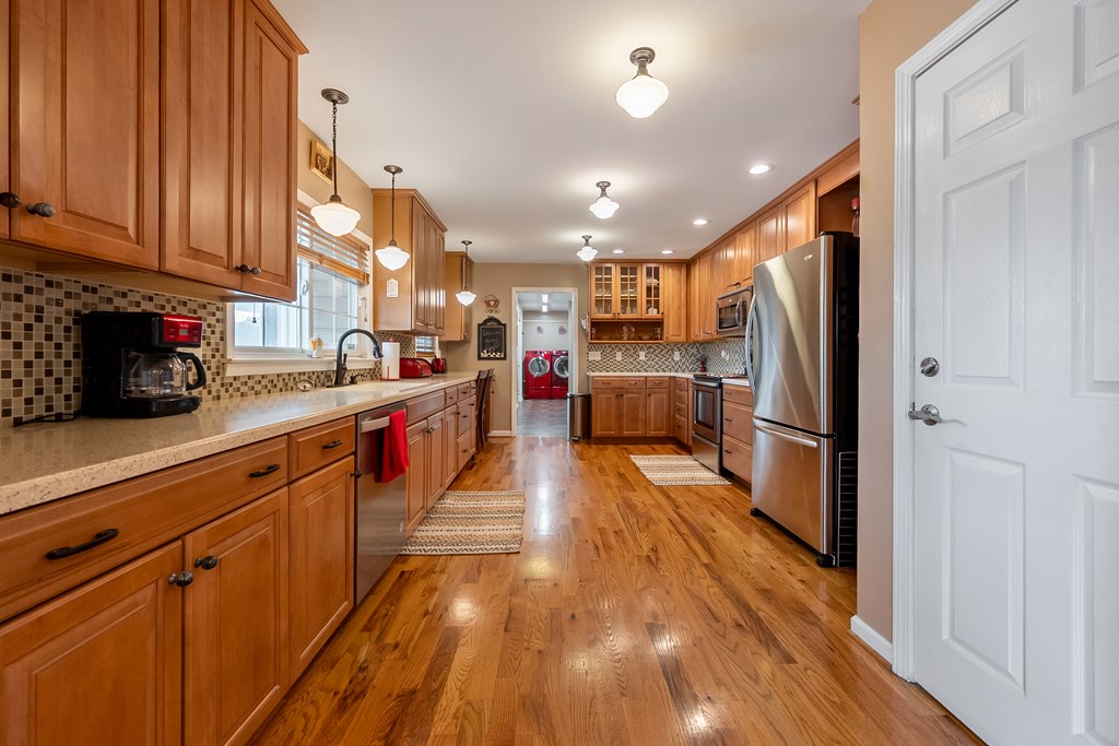409 Whispering Pines Rd Property Photo 18