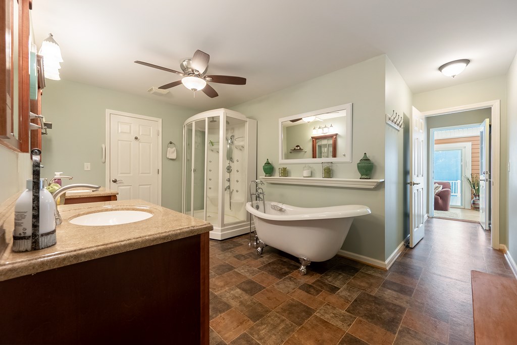 409 Whispering Pines Rd Property Photo 38
