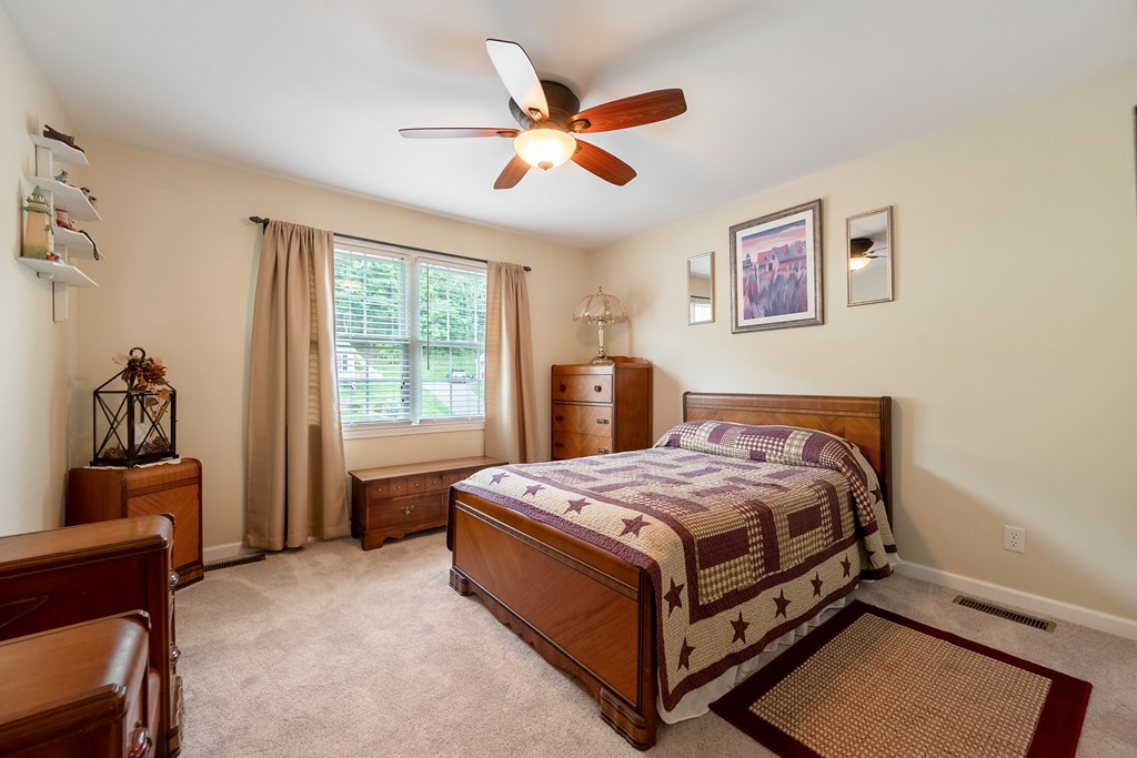 409 Whispering Pines Rd Property Photo 48