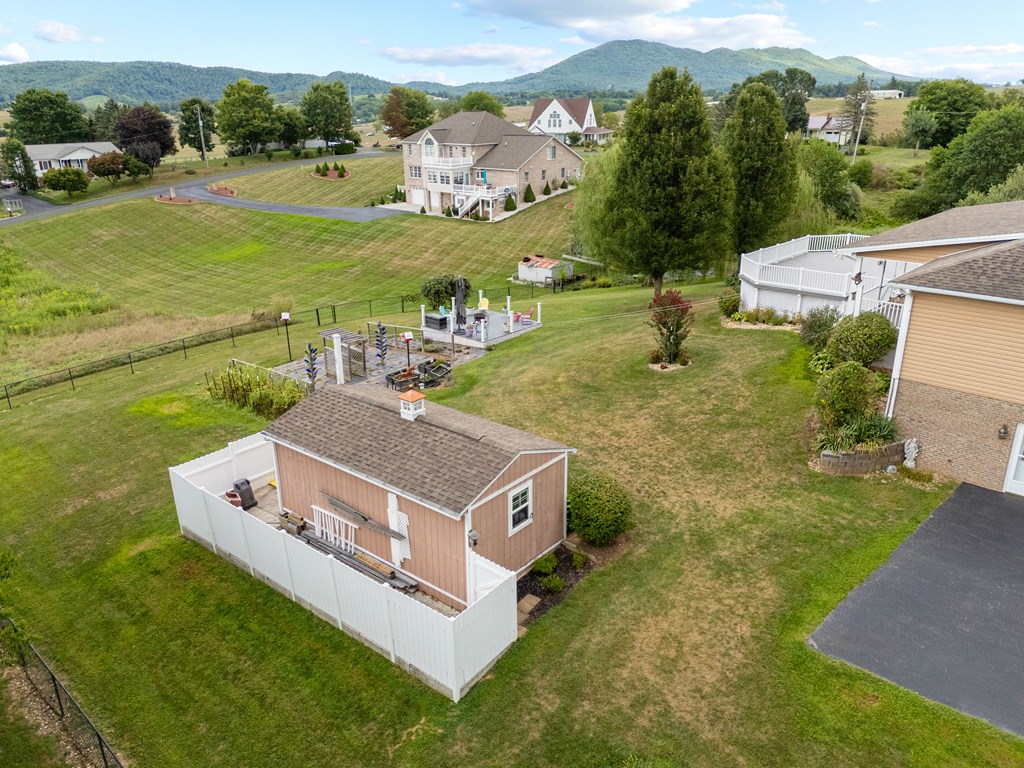 409 Whispering Pines Rd Property Photo 83