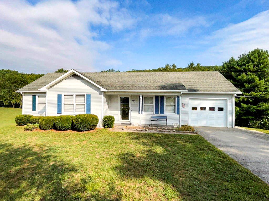 693 Ivanhoe Road Property Photo