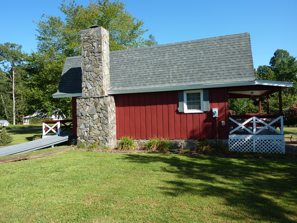 233 Alpine Crest Property Photo 2