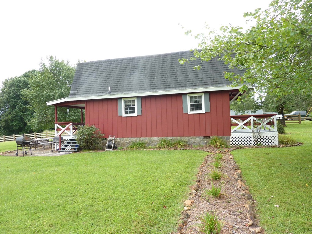 233 Alpine Crest Property Photo 4