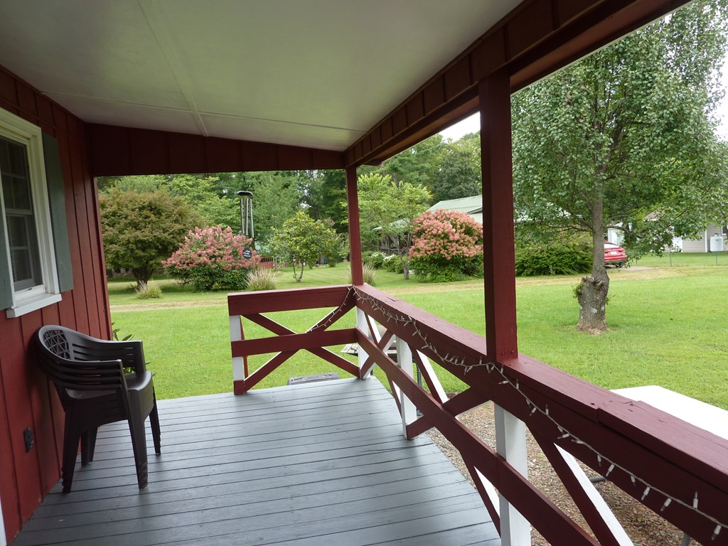 233 Alpine Crest Property Photo 6