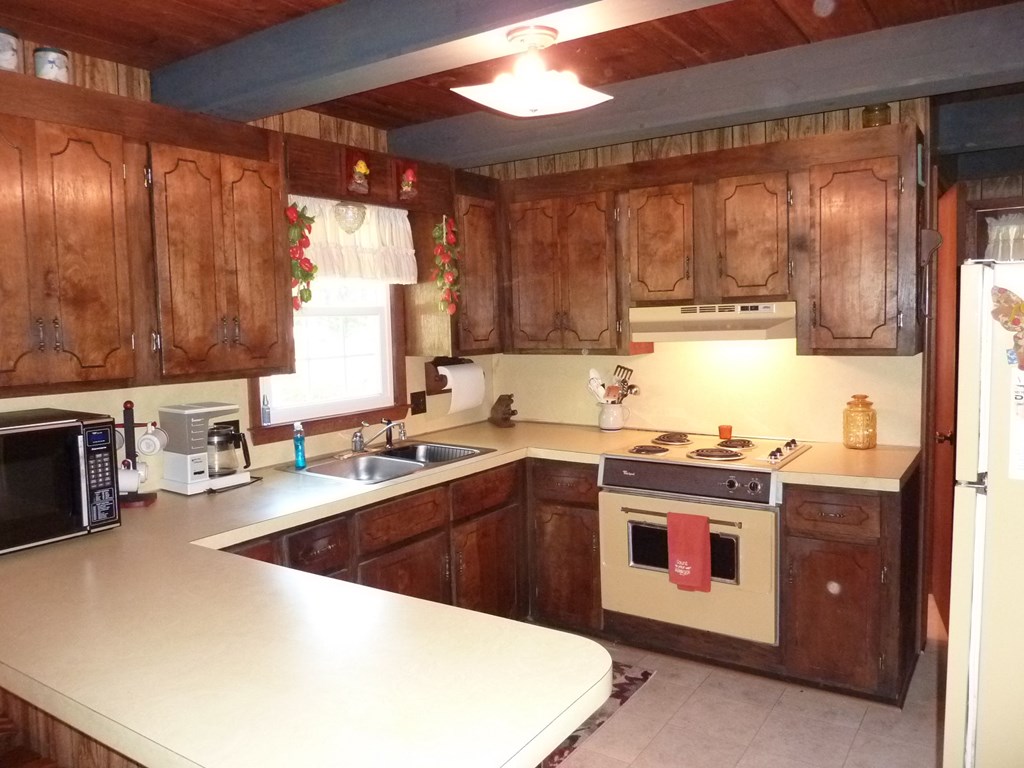 233 Alpine Crest Property Photo 7