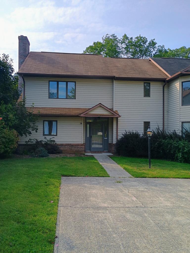 255 E Washington St Property Photo