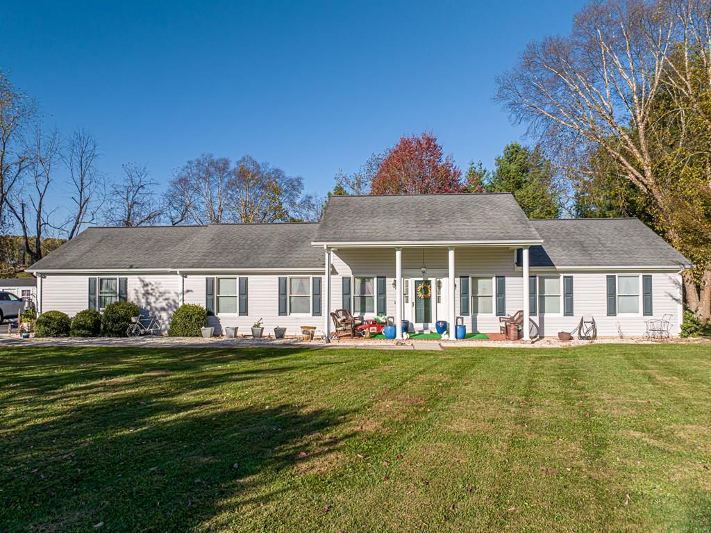 19230 Sterling Drive Property Photo 1