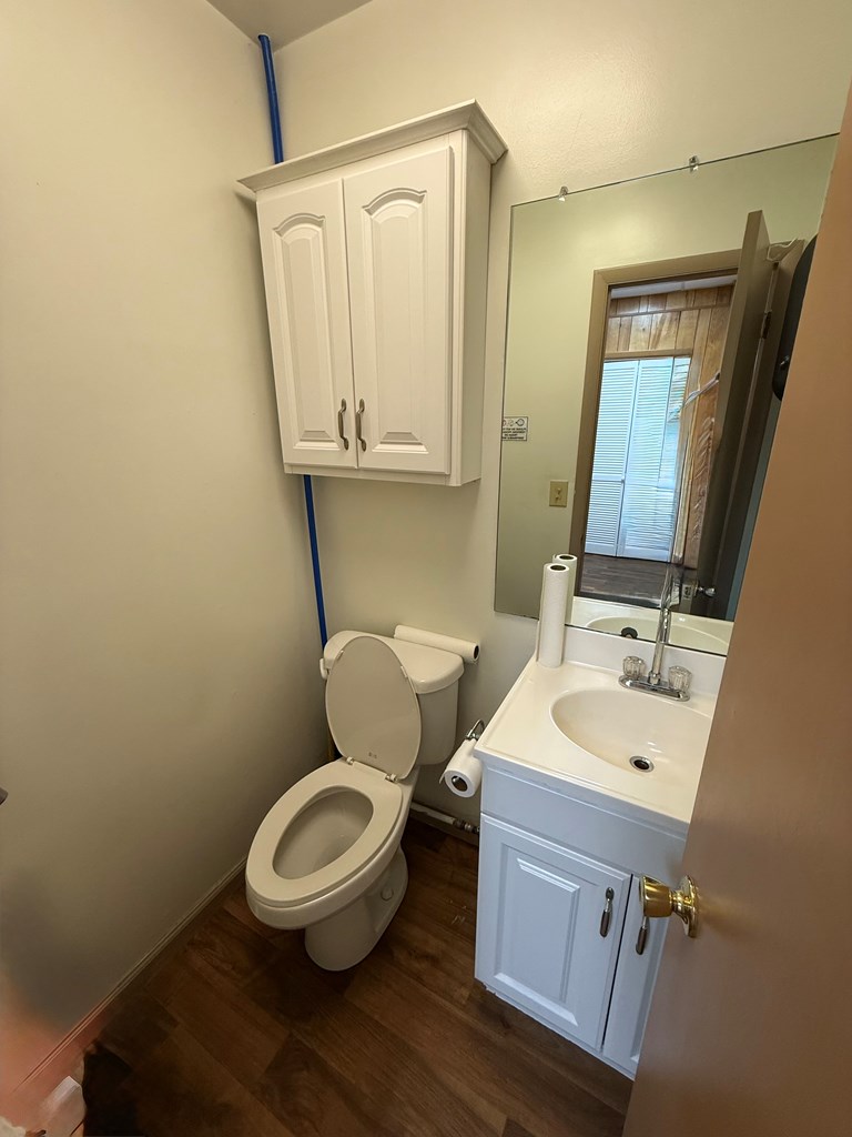 145 Suffolk Ave Property Photo 11