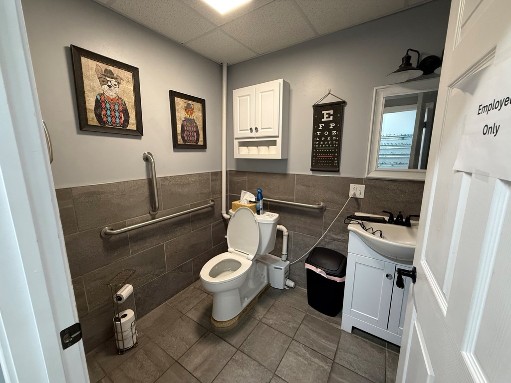 145 Suffolk Ave Property Photo 12