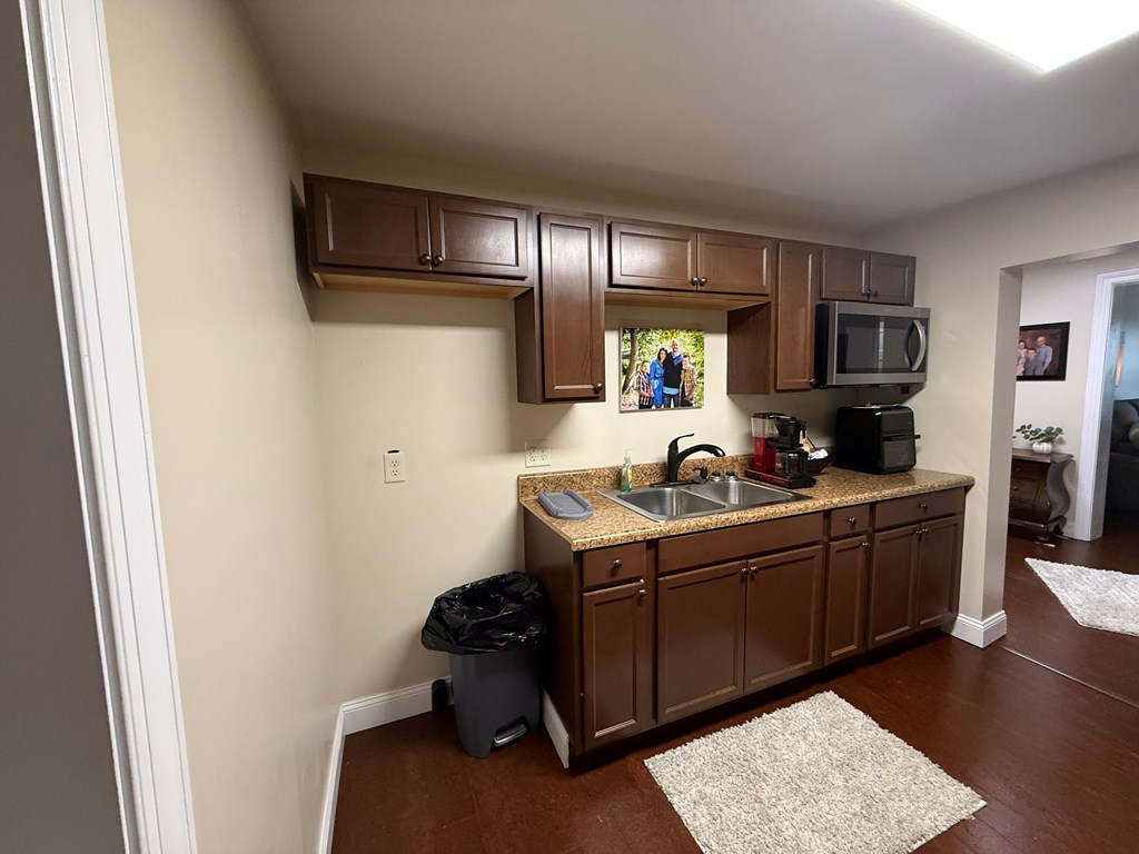 145 Suffolk Ave Property Photo 28
